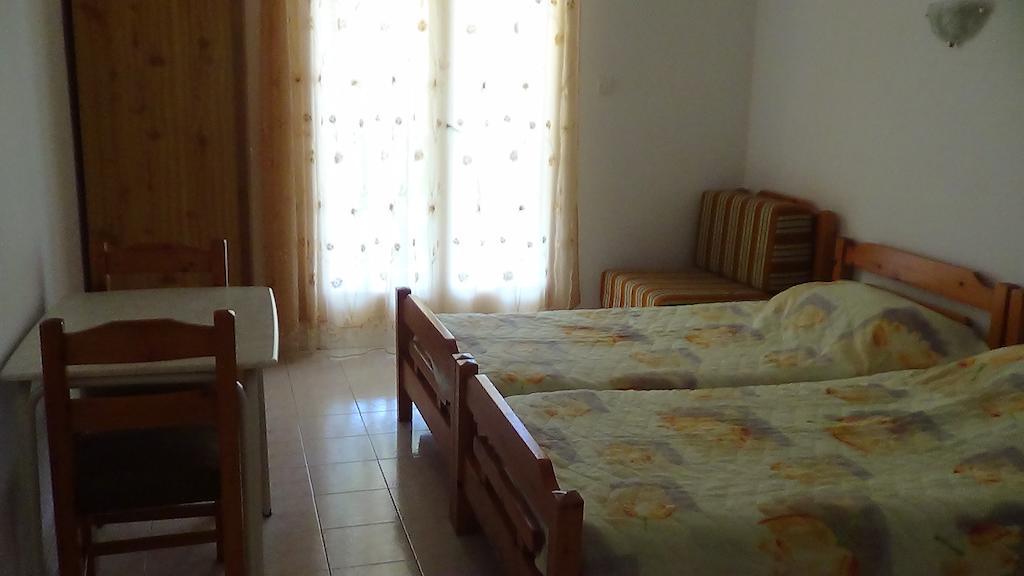 Mouroukis Rooms Loutra Edipsou  Habitación foto